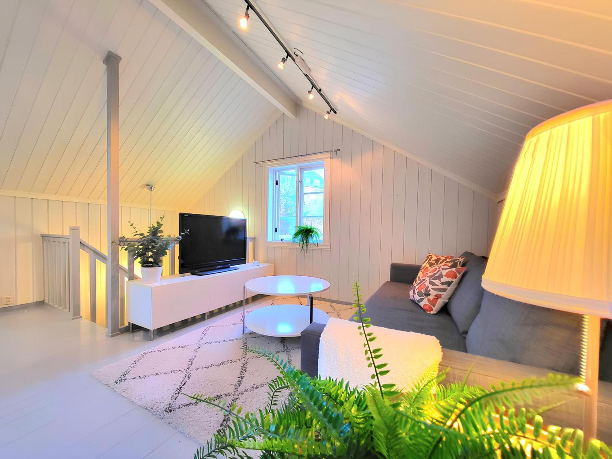 Mercury House, Cathedral View ! Free Parking ! *